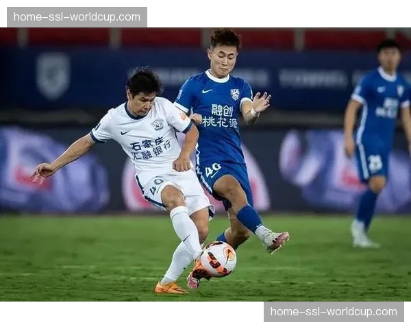 战术复盘：沧州雄狮五后卫体系如何成功限制武汉三镇进攻群