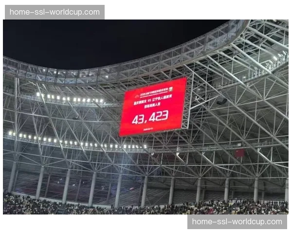 中超球市持续火爆,第二轮场均观众人数达31397人 中超球市持续火爆,第二轮场均观众人数达31397人