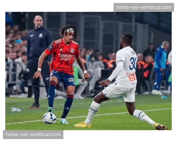 昂热1-1战平十人勒阿弗尔，布法尔破门普罗斯珀·彼得扳平